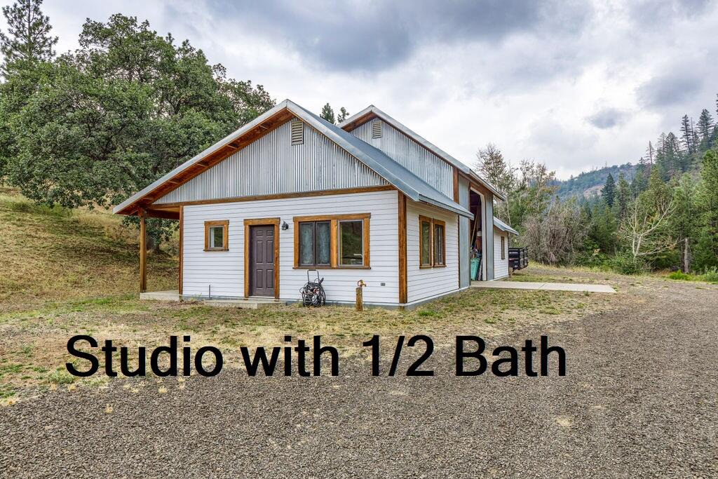 2245 Colestin Road Ashland, OR 97520 - Photo 29 of 69 29