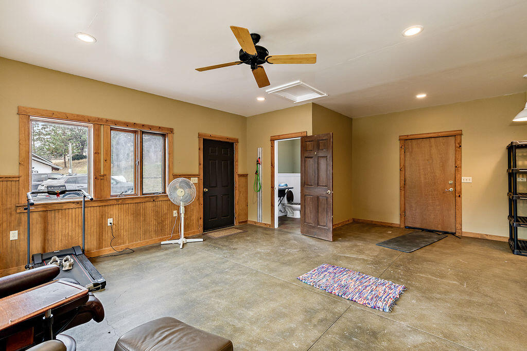 2245 Colestin Road Ashland, OR 97520 - Photo 31 of 69 31