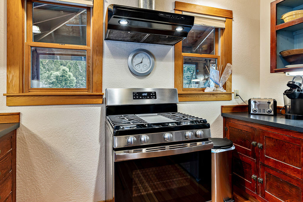 2245 Colestin Road Ashland, OR 97520 - Photo 53 of 69 ApexCR(44)
