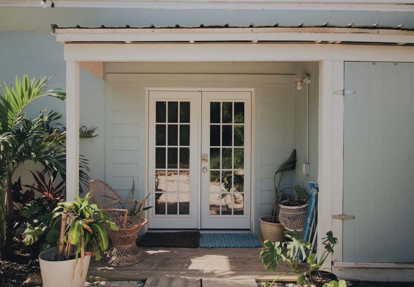 5092 A1A South St. Augustine, FL 32080 - Photo 3 of 14 a front view of a house with a garden