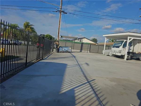 $1,025,000 | 403 East 131st Street, Los Angeles, CA 90061