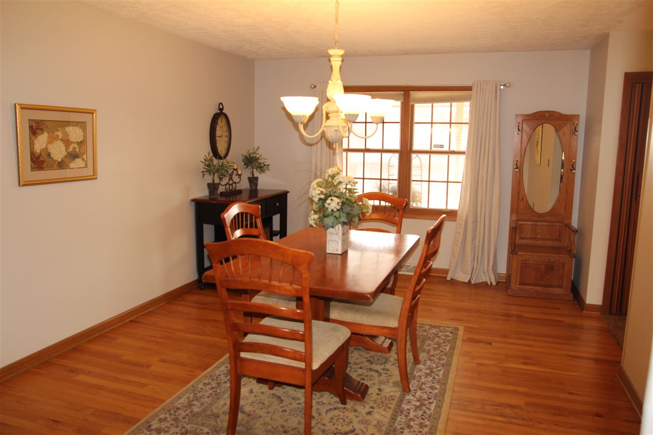 4972 Brookview Road Rockford, IL 61107 - Photo 4 of 22 a dining room with furniture and window