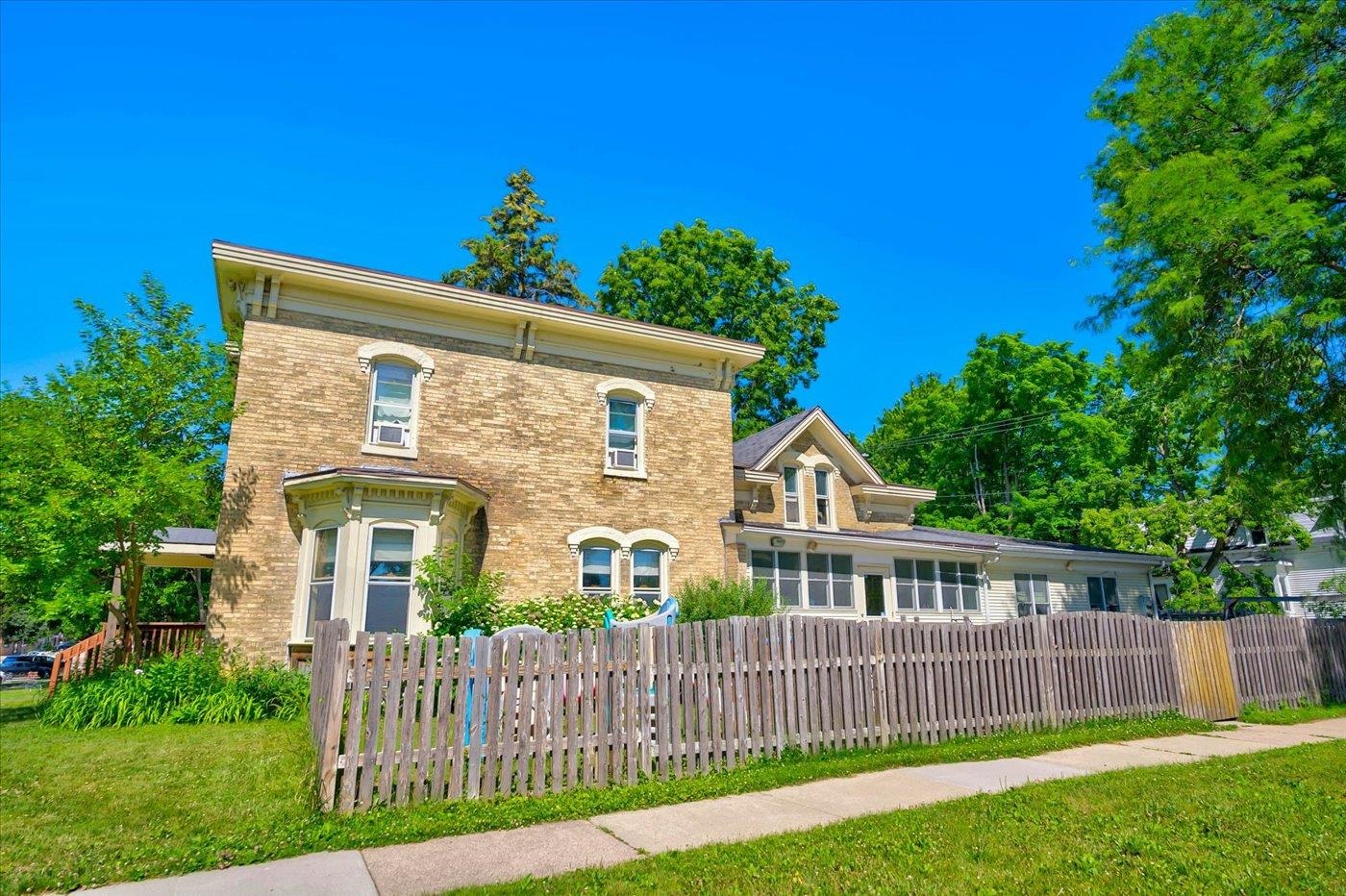 231 4th Street Baraboo, WI 53913 - Photo 7 of 46