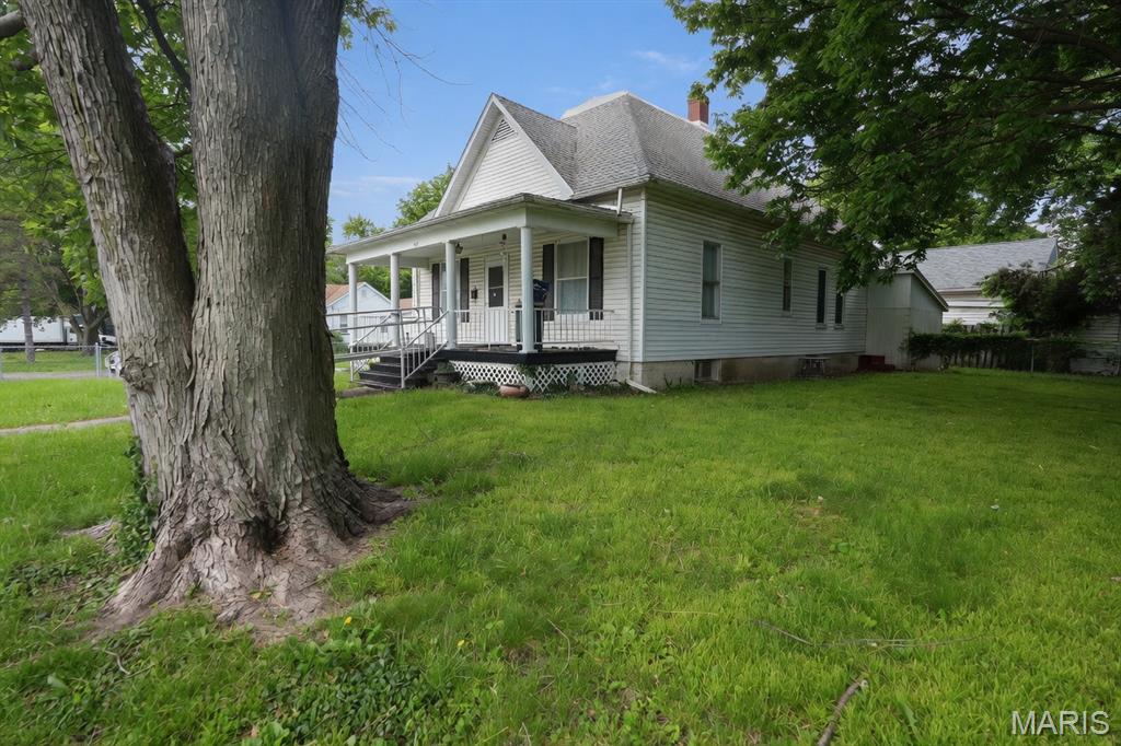 903 North Harrison Street Litchfield, IL 62056 - Photo 3 of 13