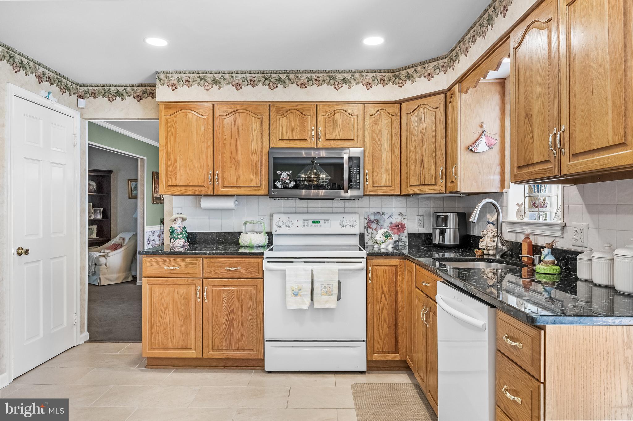 102 Red Stone Ridge Delran, NJ 08075 - Photo 14 of 33 Gallery Image 14