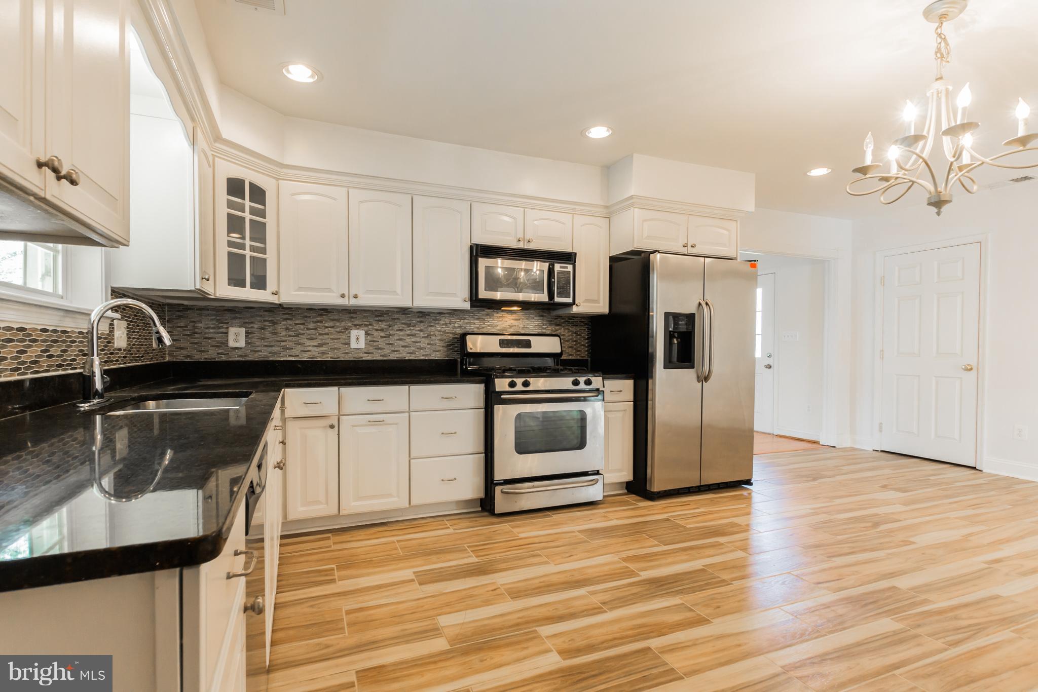 4004 Braddock Road Alexandria, VA 22312 - Photo 11 of 30 Kitchen