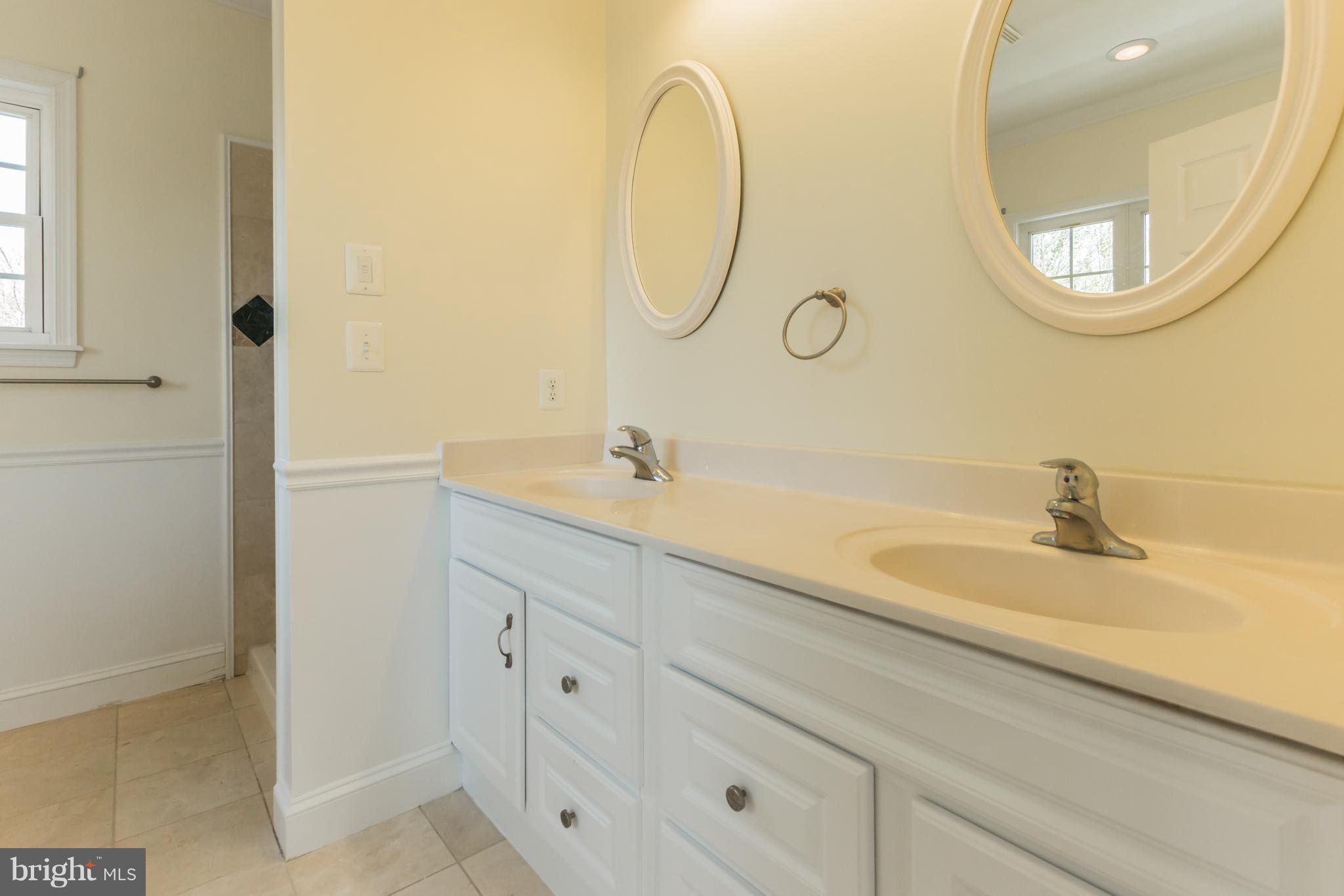 4004 Braddock Road Alexandria, VA 22312 - Photo 22 of 30 Bath (Master)