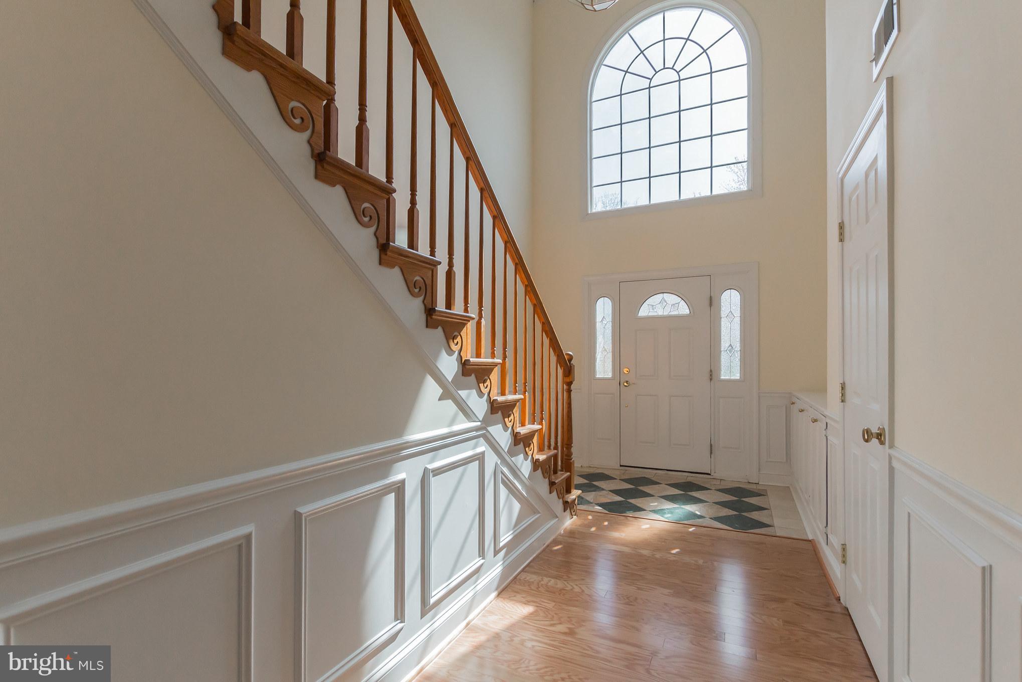 4004 Braddock Road Alexandria, VA 22312 - Photo 4 of 30 Foyer