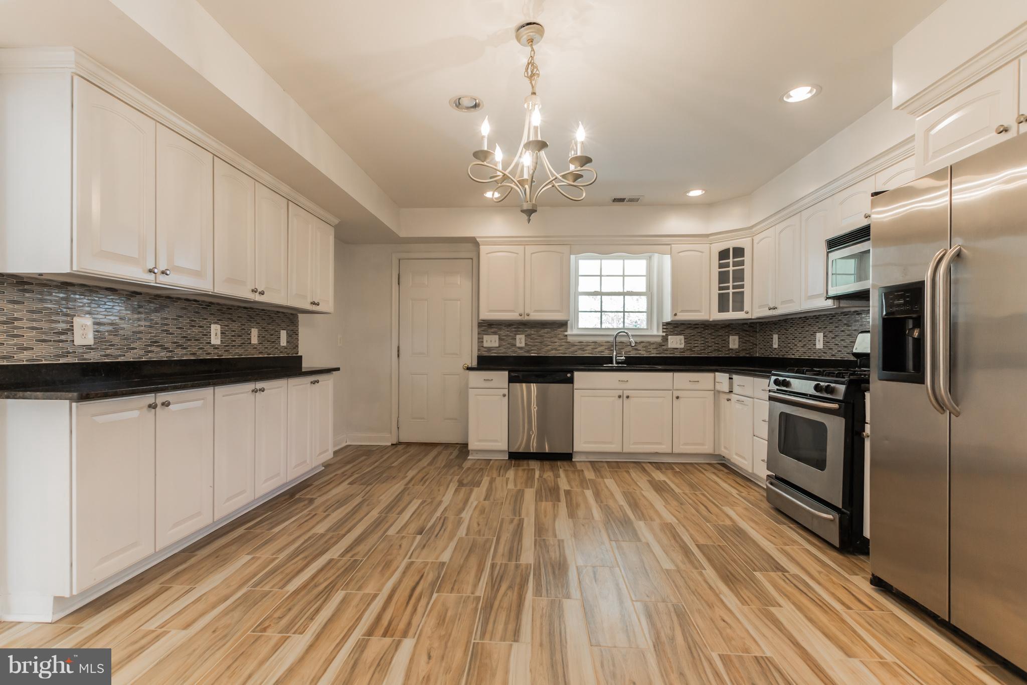 4004 Braddock Road Alexandria, VA 22312 - Photo 10 of 30 Kitchen
