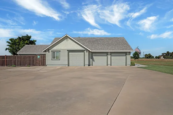 $1,099,000 | 1844 West Highway 12, Lodi, CA 95242