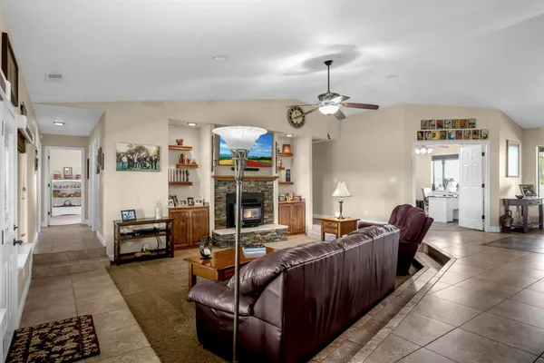 $1,099,000 | 1844 West Highway 12, Lodi, CA 95242