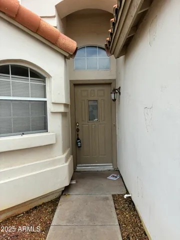 $2,095 | 4509 East South Fork Drive, Phoenix, AZ 85044