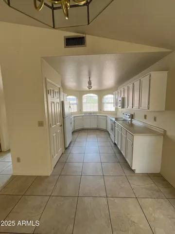 $2,095 | 4509 East South Fork Drive, Phoenix, AZ 85044