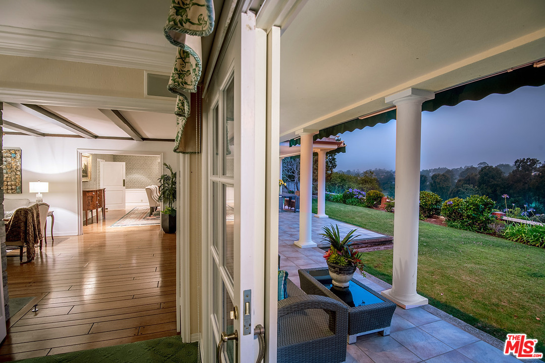 10 Gale Place Santa Monica, CA 90402 - Photo 18 of 46 a view of swimming pool from balcony