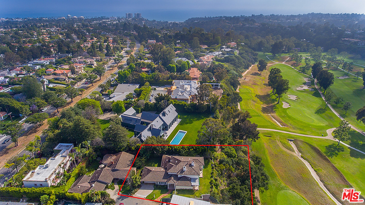 10 Gale Place Santa Monica, CA 90402 - Photo 3 of 46 an aerial view of residential houses with outdoor space