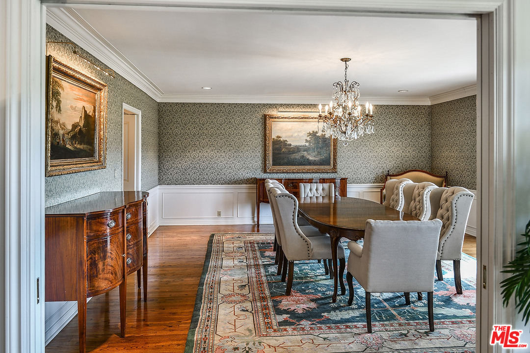 10 Gale Place Santa Monica, CA 90402 - Photo 27 of 46 a view of a dining room with furniture and chandelier