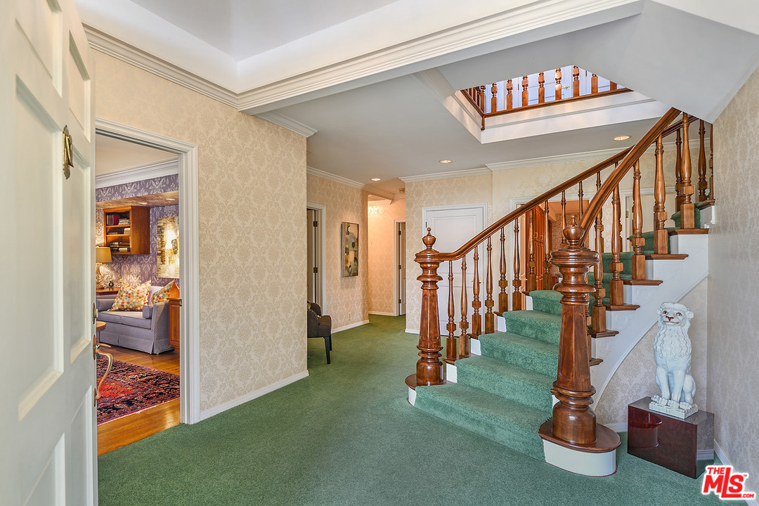 10 Gale Place Santa Monica, CA 90402 - Photo 10 of 46 a view of entryway with stairs and furniture