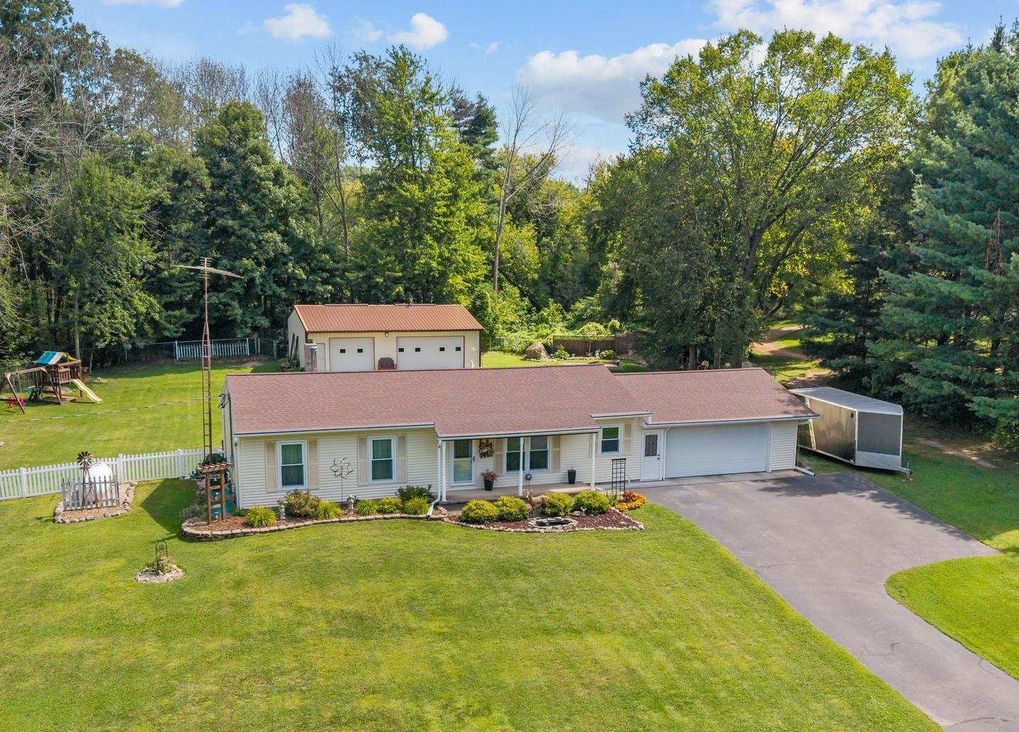 N5328 Collier Road New London, WI 54961 - Photo 1 of 49 Gallery Image 1