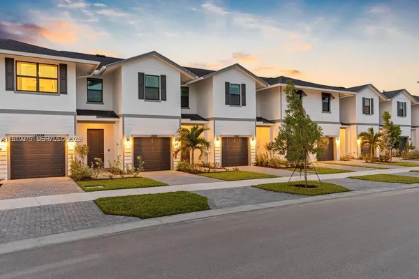 $2,686 | 13138 Valletta Way Port Street, Unit 2015, Port St. Lucie, FL 34987
