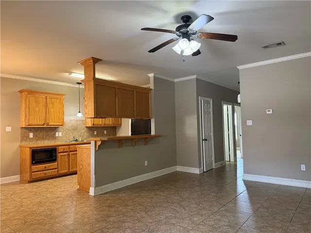 $121,900 | 818 Meadow Bend Drive, Unit C, Baton Rouge, LA 70820