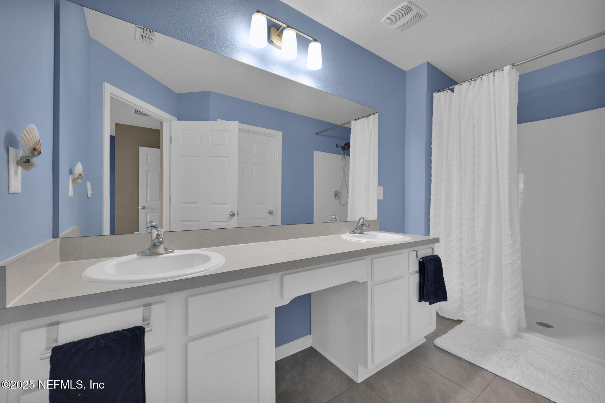 568 Coastline Way St. Augustine, FL 32092 - Photo 25 of 36 OWNER'S BATH