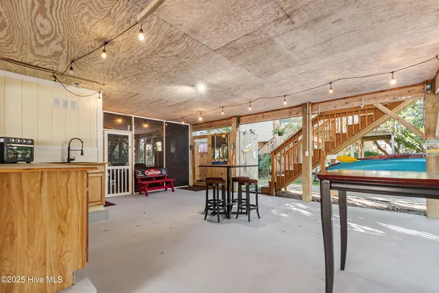 $489,888 | 307 Bay Circle, North Topsail Beach, NC 28460