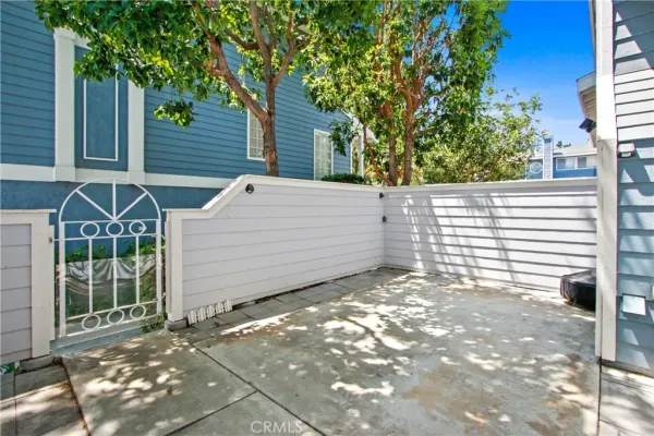 $3,950 | 19121 Queensport Lane, Unit A, Huntington Beach, CA 92646
