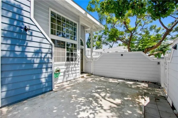 $3,950 | 19121 Queensport Lane, Unit A, Huntington Beach, CA 92646