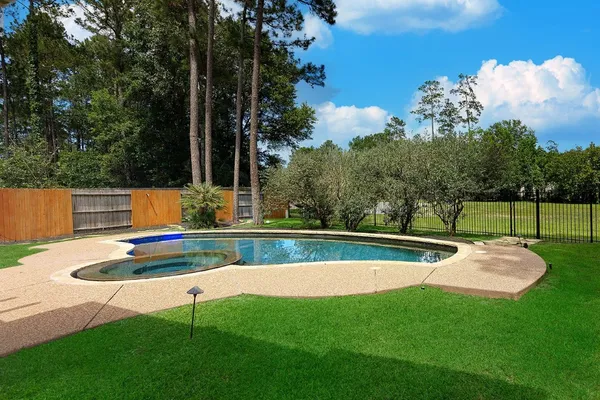 $5,500 | 138 Oriel Oaks Circle, The Woodlands, TX 77382
