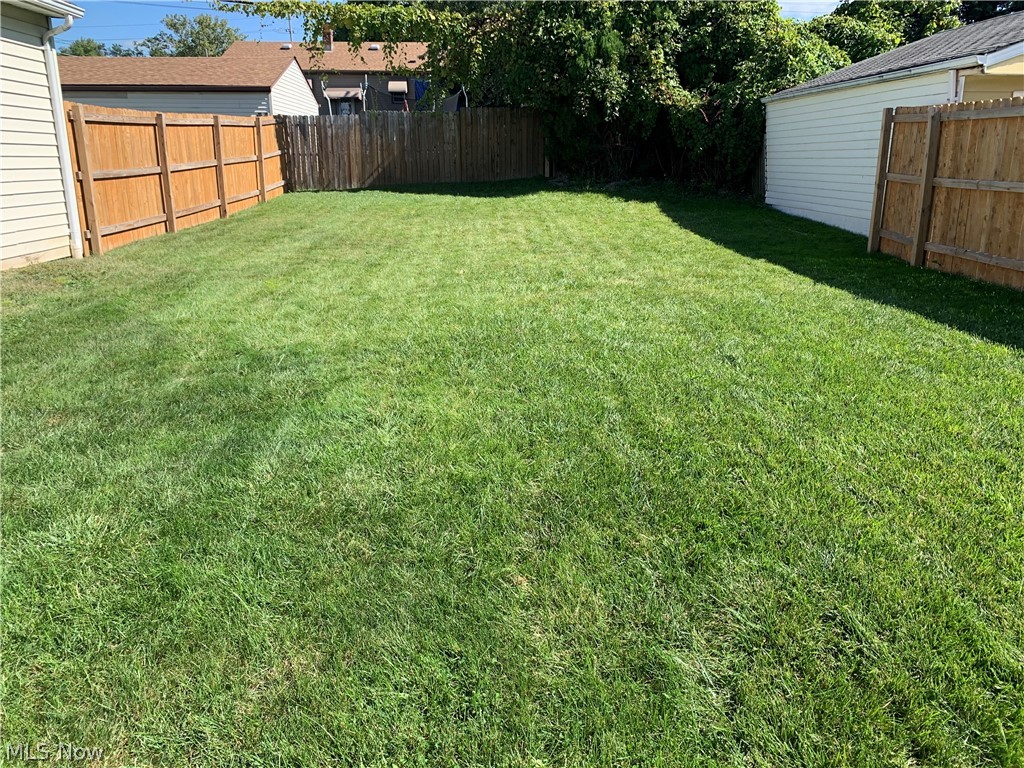 7301 Sagamore Road Cleveland, OH 44134 - Photo 4 of 20