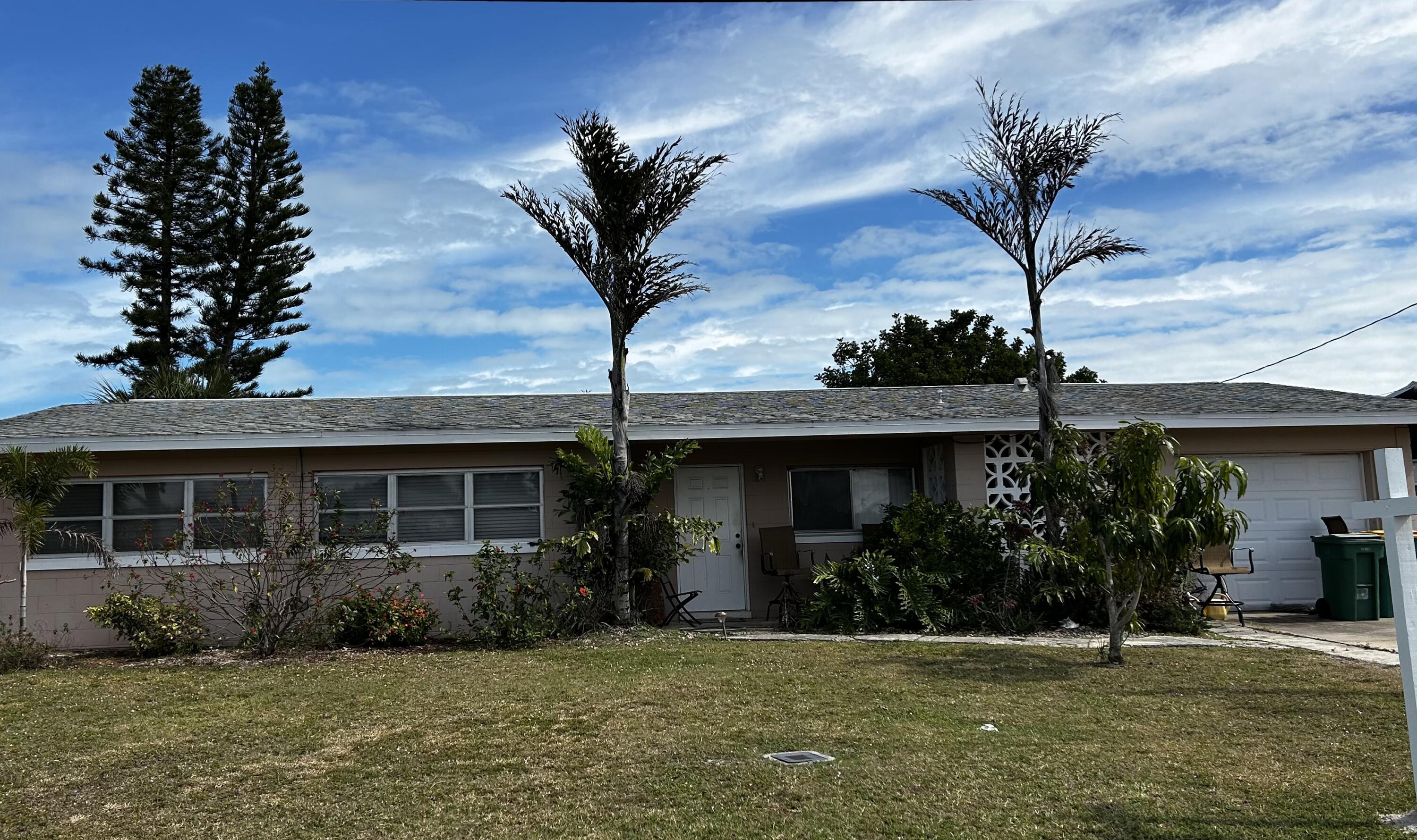 111 Deleon Road Cocoa Beach, FL 32931 - Photo 1 of 10 Diamond In The Rough