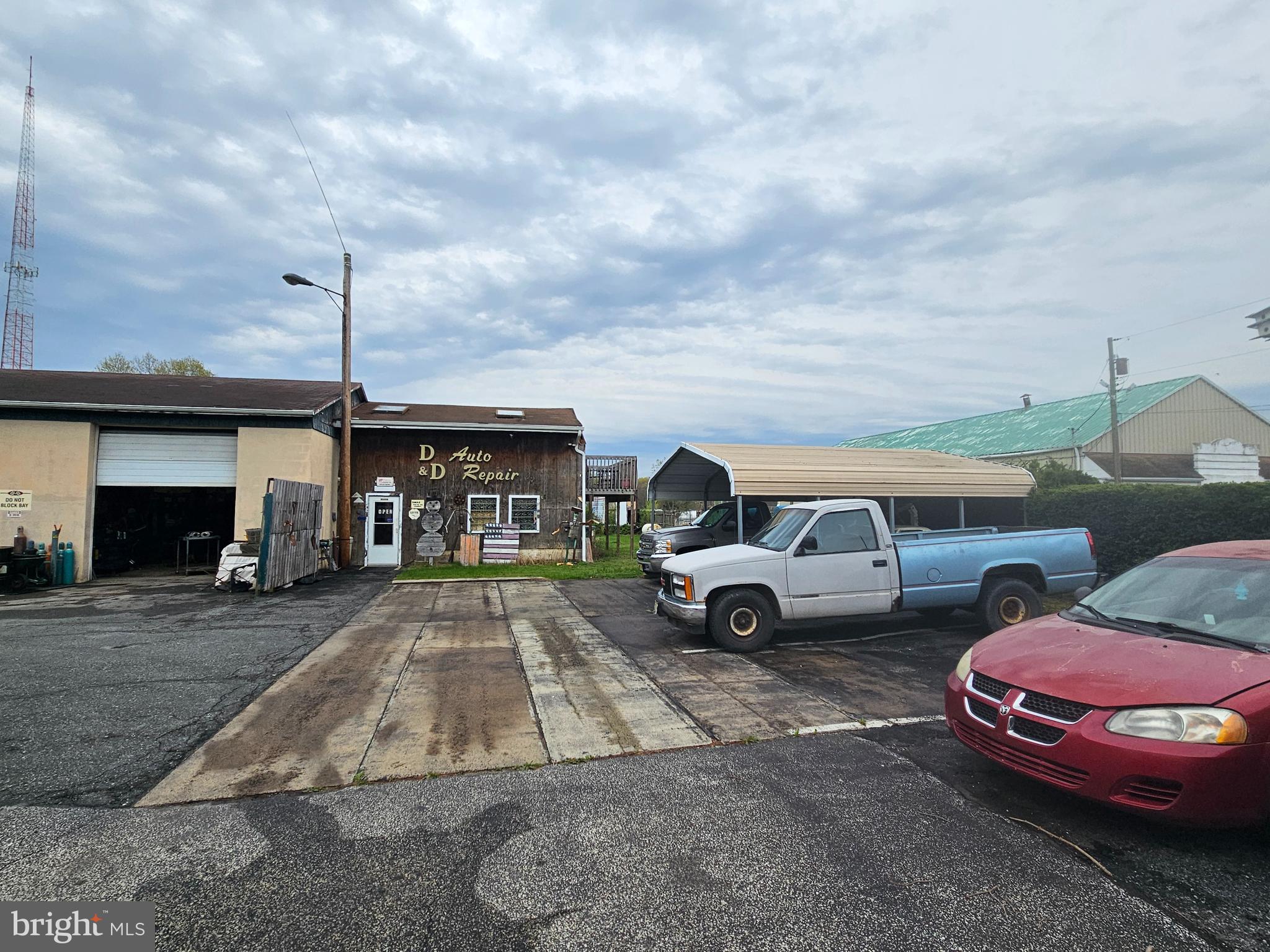 1737 South Burlington Road Bridgeton, NJ 08302 - Photo 7 of 64 a front view of a house with parking space