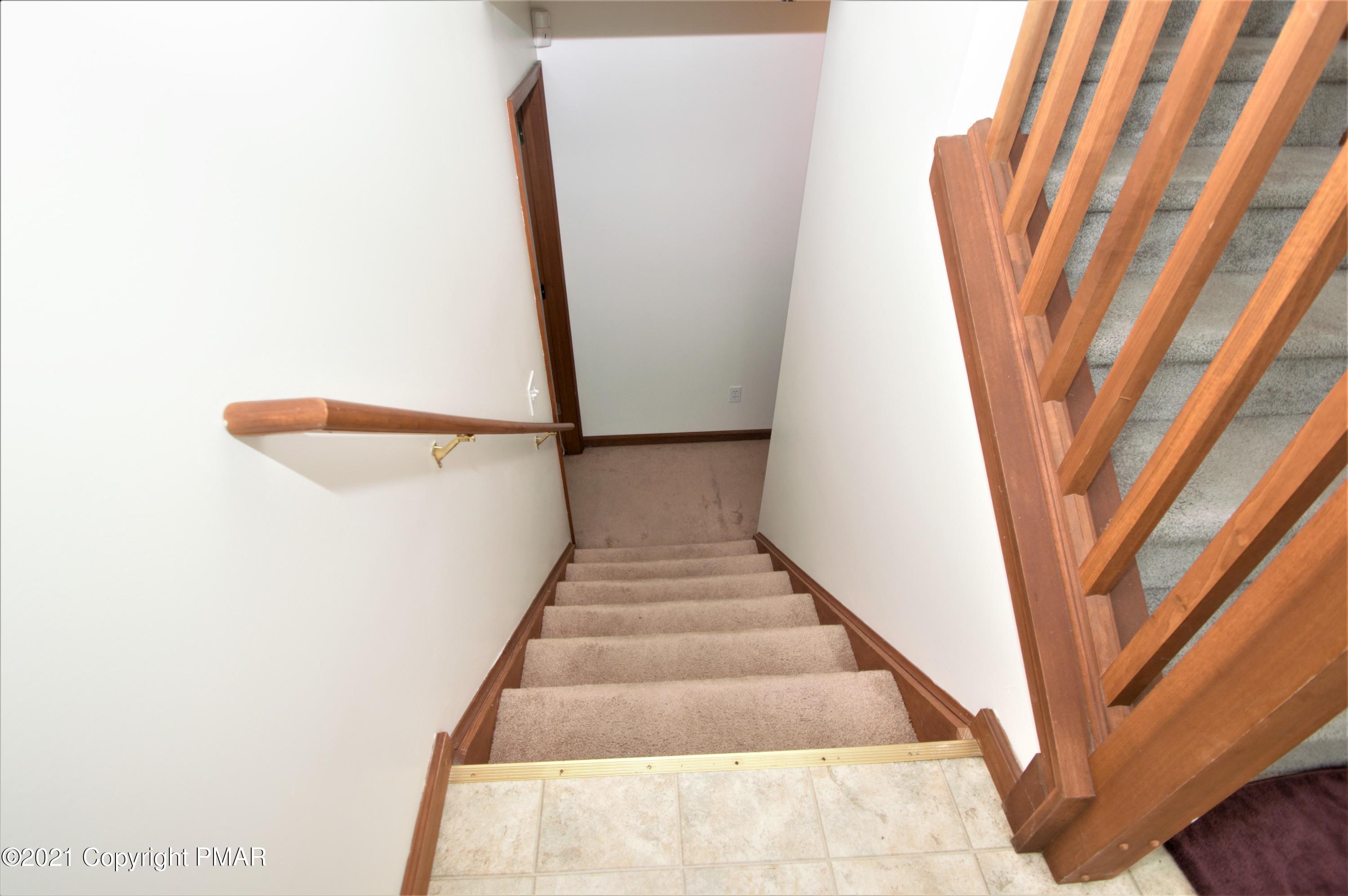 136 Canterbury Road Bushkill, PA 18324 - Photo 28 of 32 a view of entryway