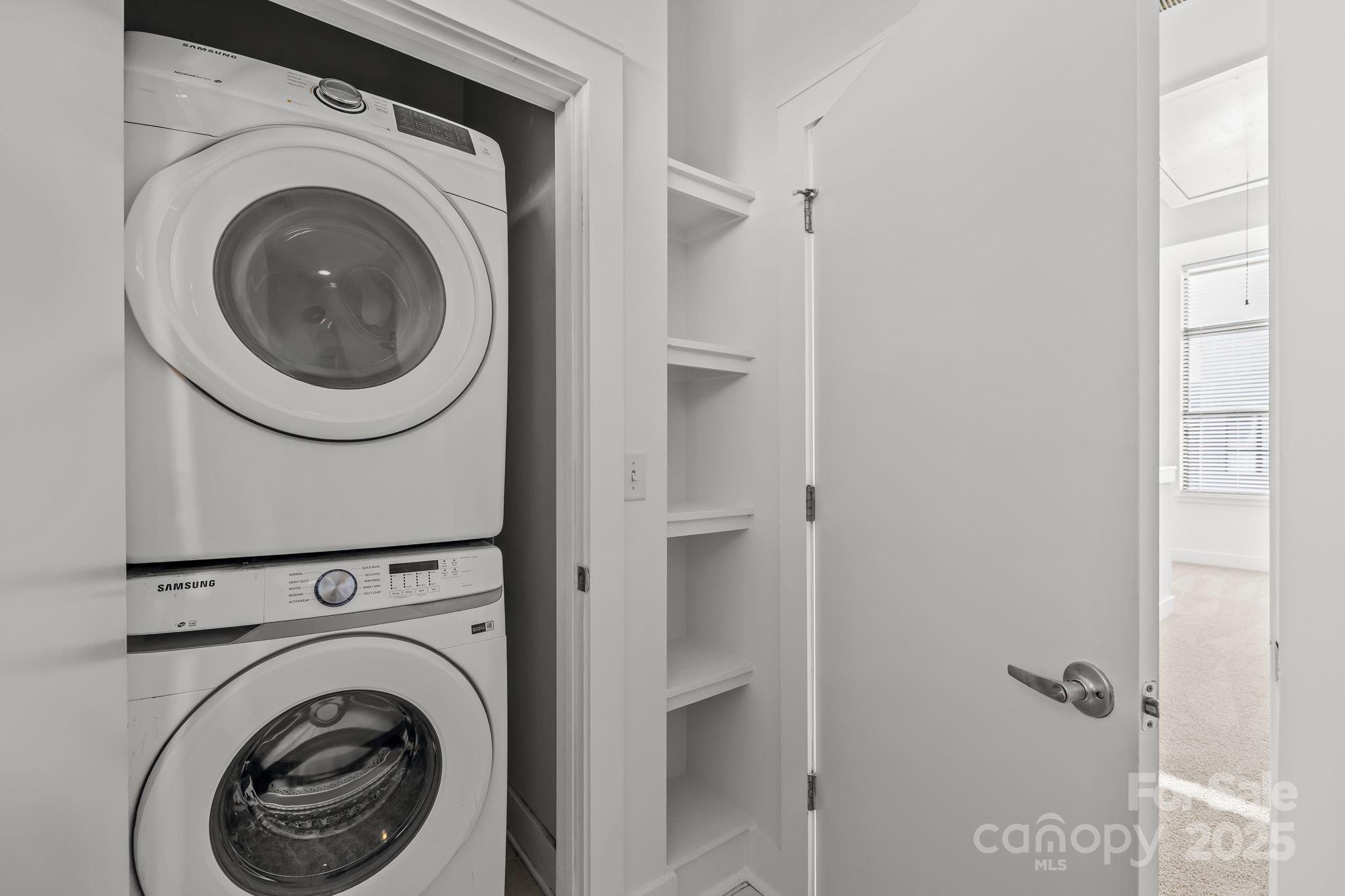 927 East 8th Street Charlotte, NC 28204 - Photo 21 of 35 a utility room with dryer and washer