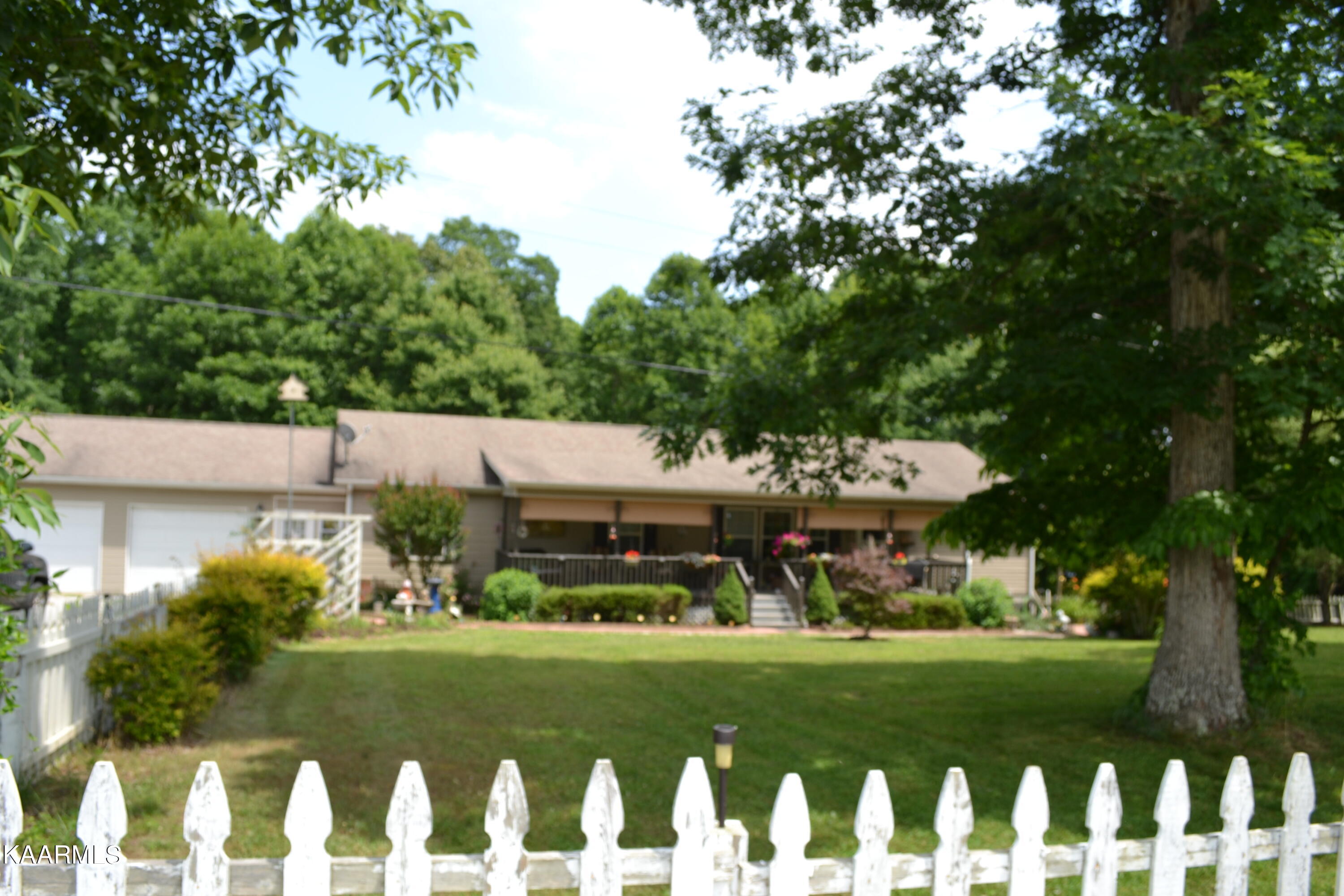 131 Mac Cole Road Deer Lodge, TN 37726 - Photo 13 of 43 DSC_0910 (1)
