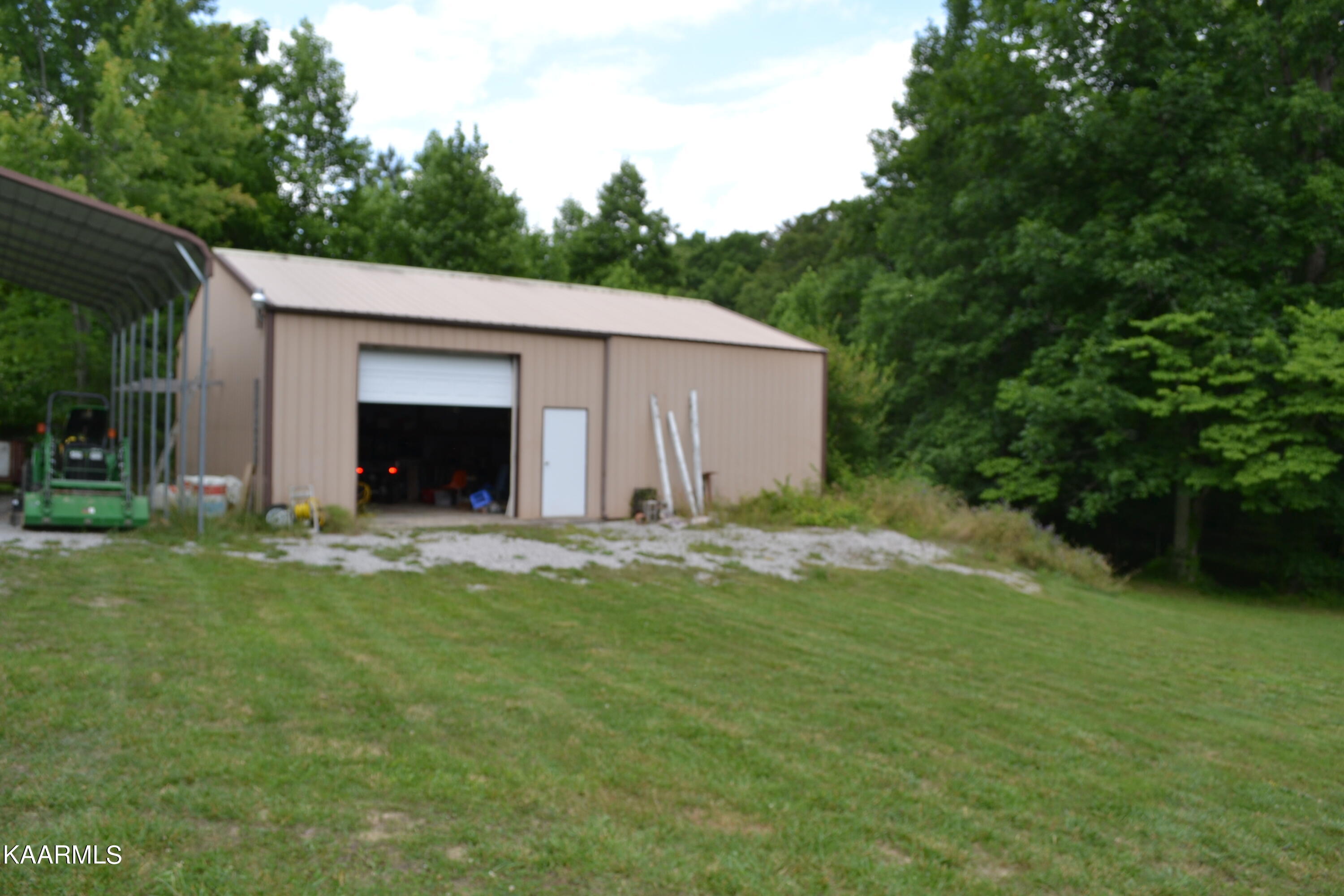 131 Mac Cole Road Deer Lodge, TN 37726 - Photo 15 of 43 DSC_0899 (1)