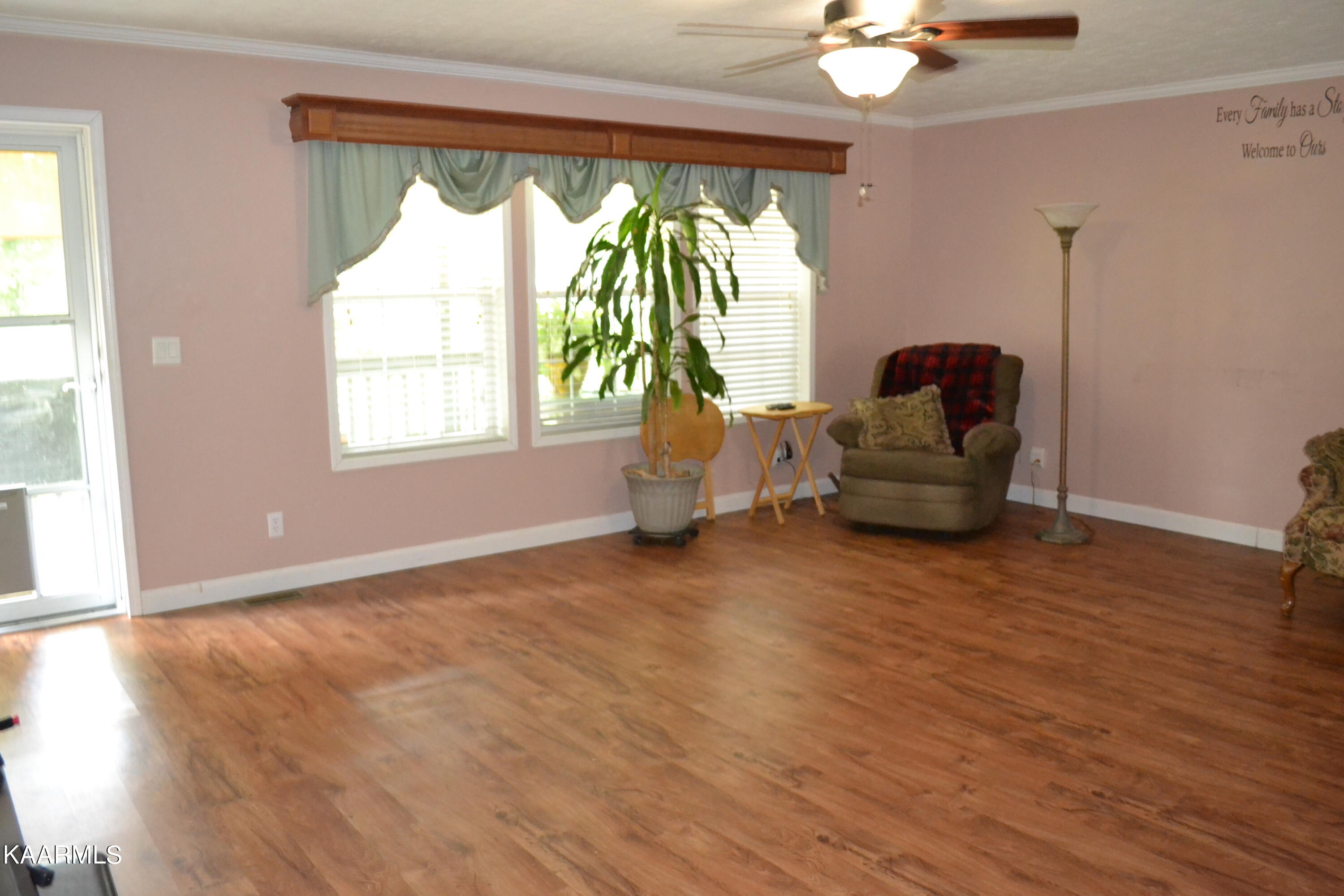 131 Mac Cole Road Deer Lodge, TN 37726 - Photo 24 of 43 DSC_0822 (1)