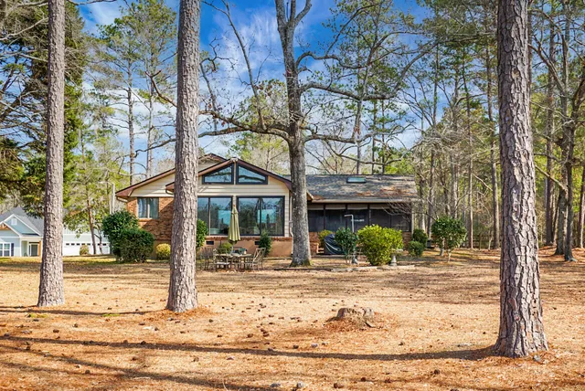 $540,000 | 1 Santee Lakes Court, Elloree, SC 29047