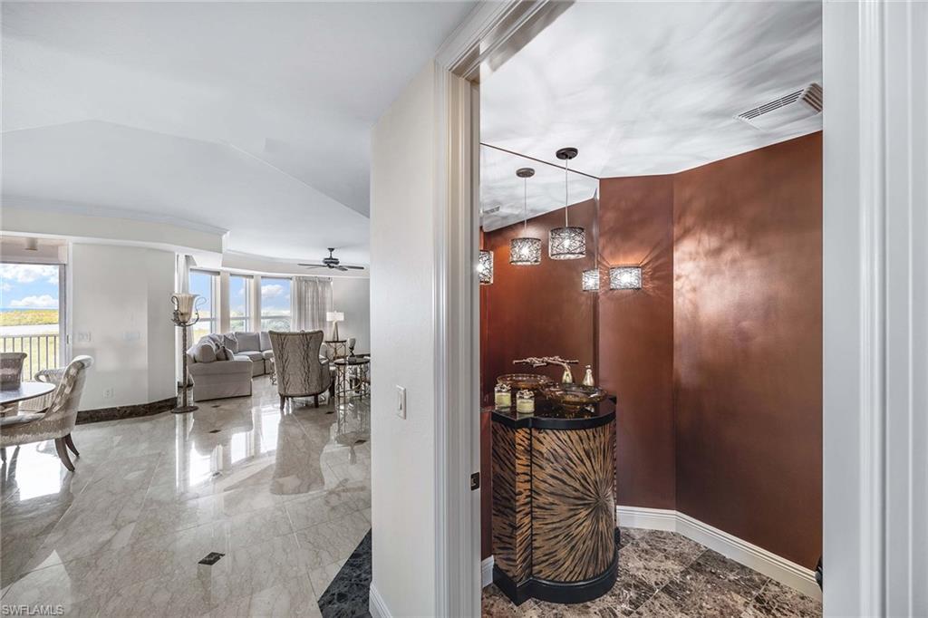 285 Grande Way, Unit 501 Naples, FL 34110 - Photo 17 of 50