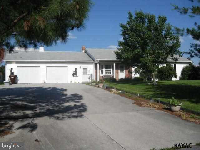 795 Bullfrog Road Gettysburg, PA 17325 - Photo 1 of 26