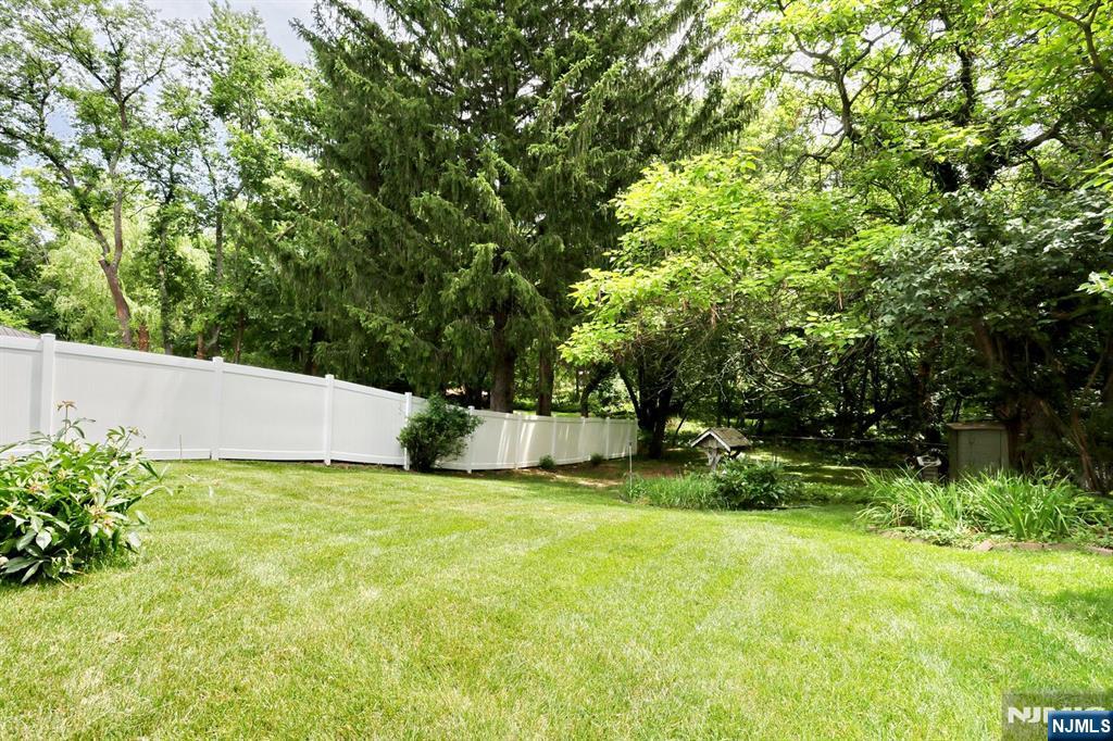 396 Burlington Road Paramus, NJ 07652 - Photo 33 of 46