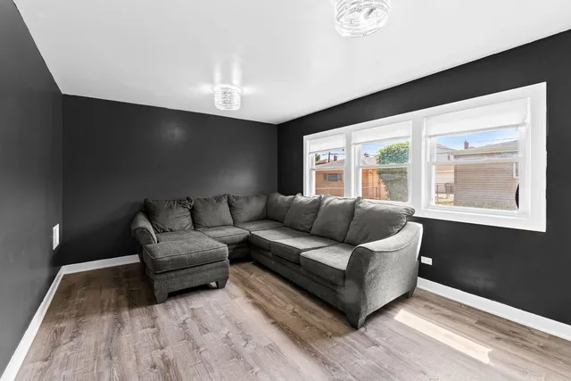 $300,000 | 3912 Adams Street, Bellwood, IL 60104