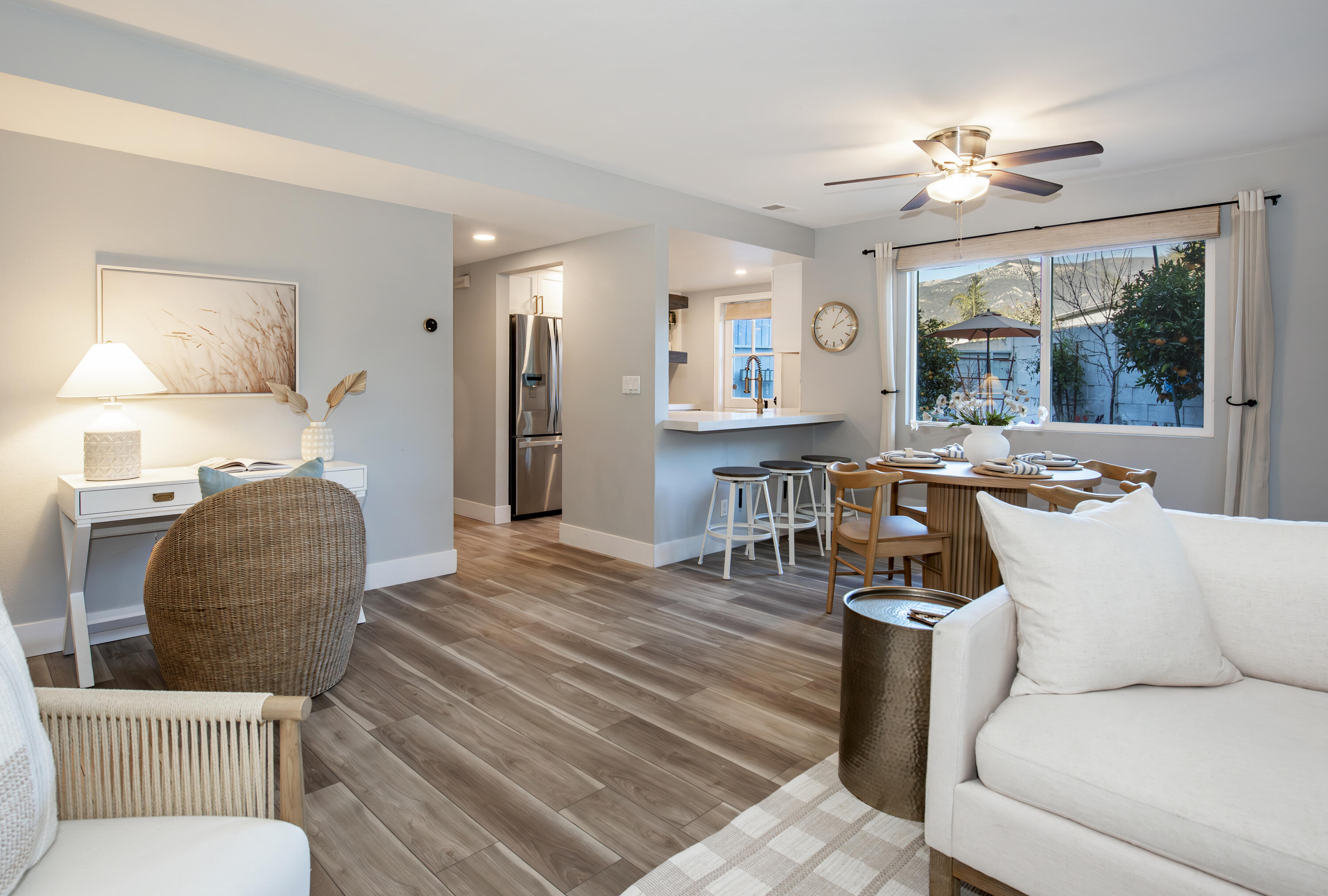120 El Sueno Road Santa Barbara, CA 93110 - Photo 3 of 19 Living room