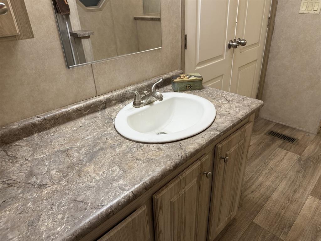 208 Farmhouse Road Springtown, TX 76082 - Photo 23 of 33