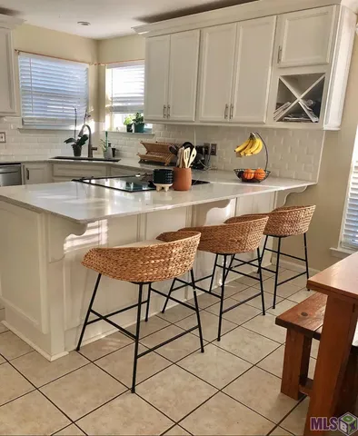 $2,000 | 633 Meadow Bend Drive, Baton Rouge, LA 70820