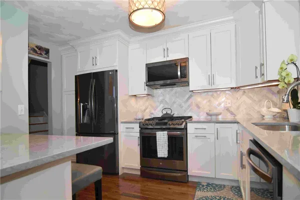 $689,900 | 21 Shadow Brook Lane, Unit 21F, Smithfield, RI 02917