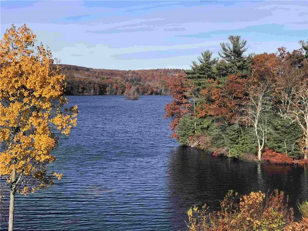 $689,900 | 21 Shadow Brook Lane, Unit 21F, Smithfield, RI 02917