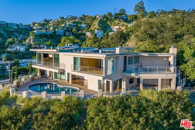 $18,000 | 8825 Hollywood Boulevard, Los Angeles, CA 90069