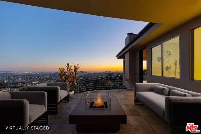 $18,000 | 8825 Hollywood Boulevard, Los Angeles, CA 90069