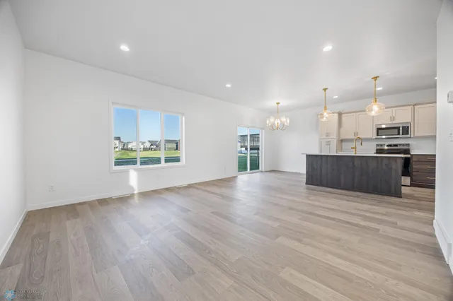 $385,998 | 6874 Joseph Street, Horace, ND 58047